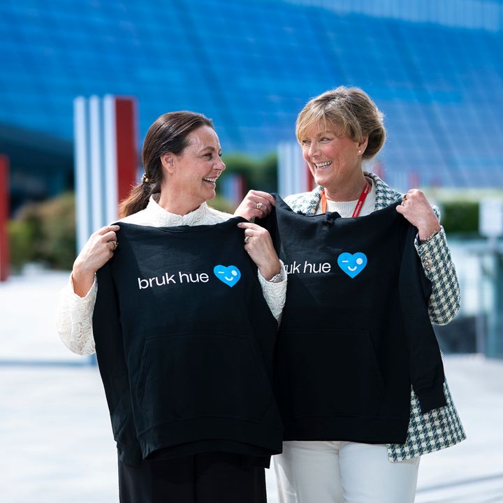 Birgitte Engebretsen (adm. dir. i Telenor Norge) og Grete Herlofson (generalsekretær i Røde Kors)
