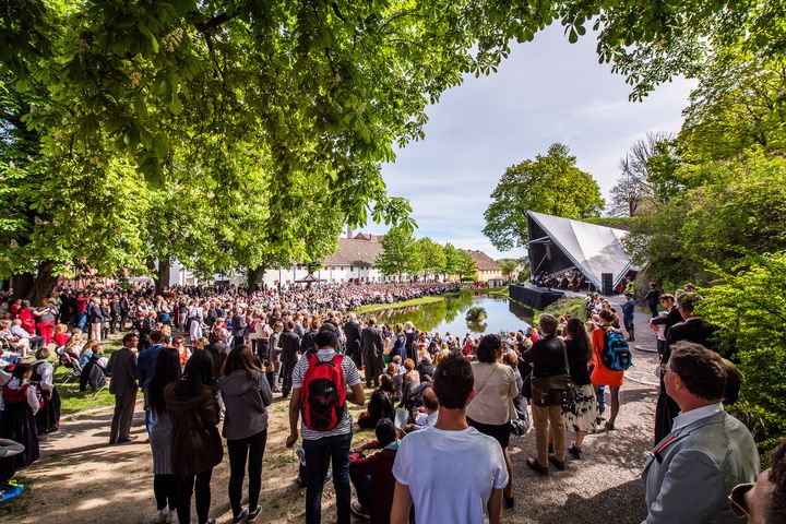 Slik ser det ut når det skjer ting på Karpedammen Scene i hjertet av Oslo.