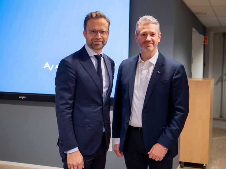 Arne Norheim og Nikolai Astrup på frokostseminar om statsbudsjettet.