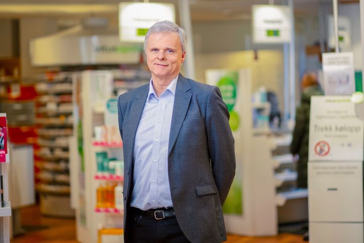 – Det er en utfordring at den kompetansen som faktisk finnes, ikke alltid anvendes optimalt. I min bransje er det mye uforløst kunnskap, som kan sikre pasientene bedre utbytte av legemiddelbehandlingen, sier Per T. Lund i Apotekforeningen..