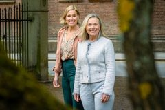 – Det er positivt å se at norske ledere prioriterer mangfold og inkludering på arbeidsplassen, og at kun 14 prosent mener at dette arbeidet ikke er viktig å prioritere. Det blir spennende å følge utviklingen fremover, vi har iallefall fullt fokus på dette, sier Maren Synnevåg. Her sammen med Guri Korshavn i Columbus.