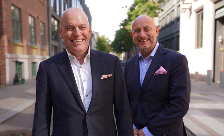 – Marius Haslund er akkurat den typen leder vi trenger nå, sier Eivind Hagen, daglig leder i Dynamics Norge. (th)