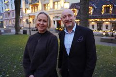 T.h: - At BAMA velger oss til å utvikle sitt nye ERP-system, er en stor tillitserklæring, sier Eivind Hagen, VP Dynamics i Columbus. her sammen med Trine-Lise Jensen, konserndirektør teknologi og digitalisering i BAMA.