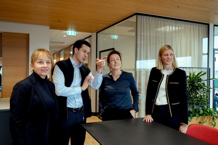 Fra venstre: Jannicke Hilland, styreleder i Skygard og konserndirektør for infrastruktur i Telenor, Martin S. Lundby, styremedlem i Skygard og visekonsernsjef i Hafslund, Elise Lindeberg, påtroppende administrerende direktør i Skygard, og Sunniva Bjørnstad, senior partner i HitecVision.