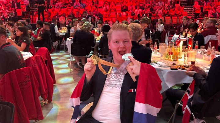 Helsefagarbeider Henrik Solberg Bølgenhaugen (20) vant sølvmedalje i Yrkes-EM i Herning, Danmark.