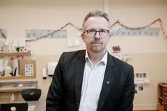 Utdanningsforbundets leder, Geir Røsvoll, er bekymret for at barn og unge ikke får det barnehagetilbudet og den skolegangen de har rett til, fordi kommunene har for dårlig råd.