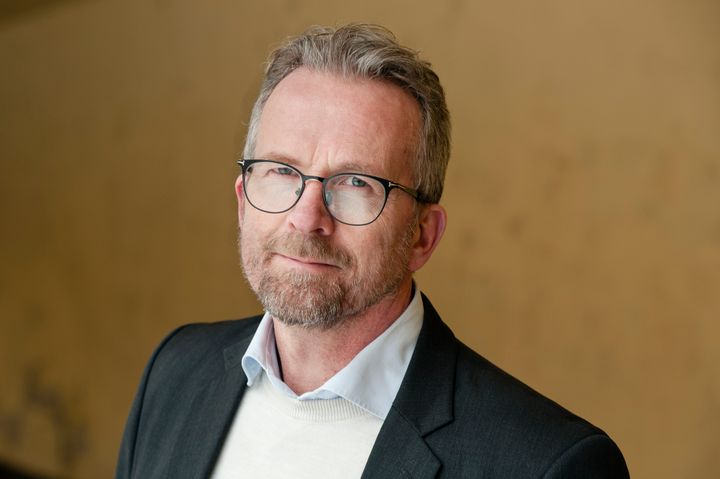 Geir Røsvoll, leder i Utdanningsforbundet, mener arbeidssituasjonen til barnehagelærerne må bedres for at flere skal søke seg til yrket.