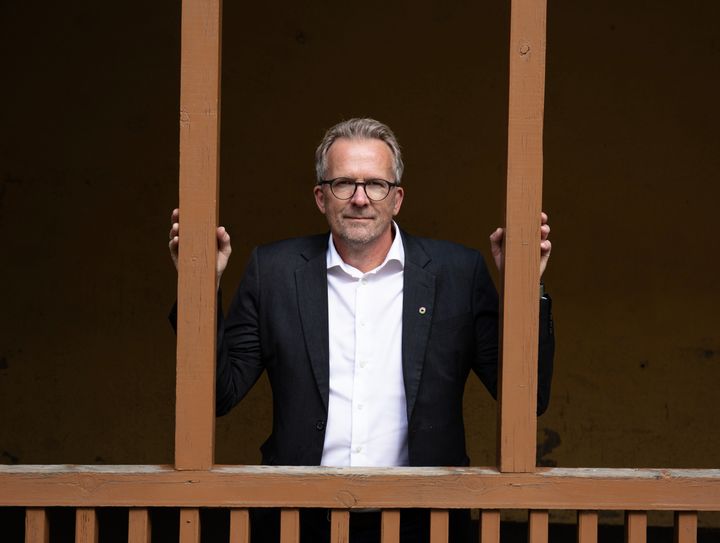 Bra at lærere er fornøyd med jobben sin, men urovekkenbde at flere opplever stress og et mer sammensatt klasserom, sier Geir Røsvoll, leder i Utdanningsforbundet.