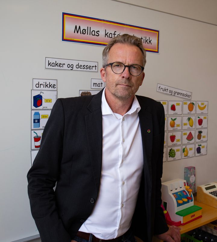 Når en elev bytter skole, må det være plikt til å informere den nye skolen dersom eleven har en historikk med vold og trusler, mener leder i Utdanningsforbundet, Geir Røsvoll.