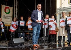 -- Denne kampen er viktig for alle i norsk arbeidsliv, seier Geir Røsvoll i Utdanningsforbundet til dei streikande lærarane i Bergen.