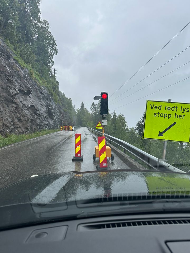 FOLKEOPPROP: Nærmere 9000 personer har stemt frem sin favoritt i kåringen av Norges dårligste fylkesvei, arrangert av Opplysningsrådet for veitrafikken (OFV). Nå er det avgjort: Fylkesvei 33 er kåret til Norges aller verste fylkesvei.