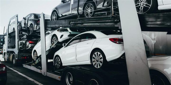 Elbiler sto for 94 prosent av alle nyregistrerte personbiler i januar. Det ble kun registrert 98 dieselbiler og 7 bensinbiler, sistnevnte er det laveste som er målt noen gang.