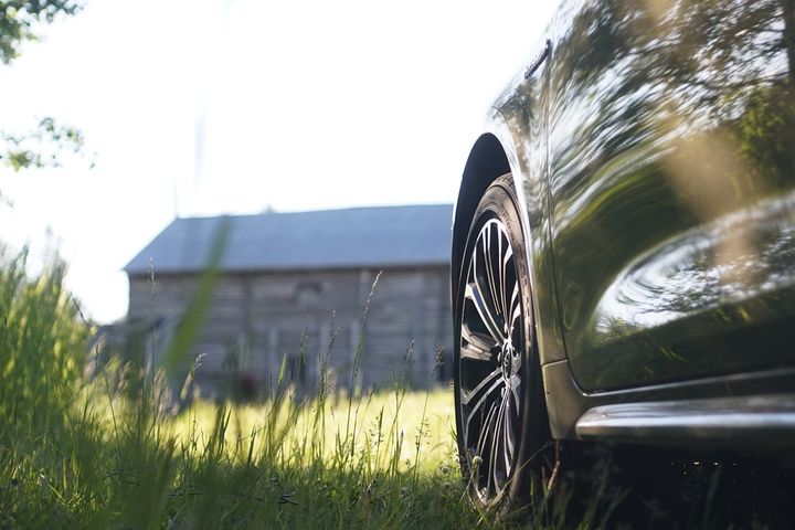 Første halvår av 2026 bekrefter at elbilen har fått fotfeste i hele landet. I juni var elbilandelen i flere distriktsfylker høyere enn i Oslo og Akershus.