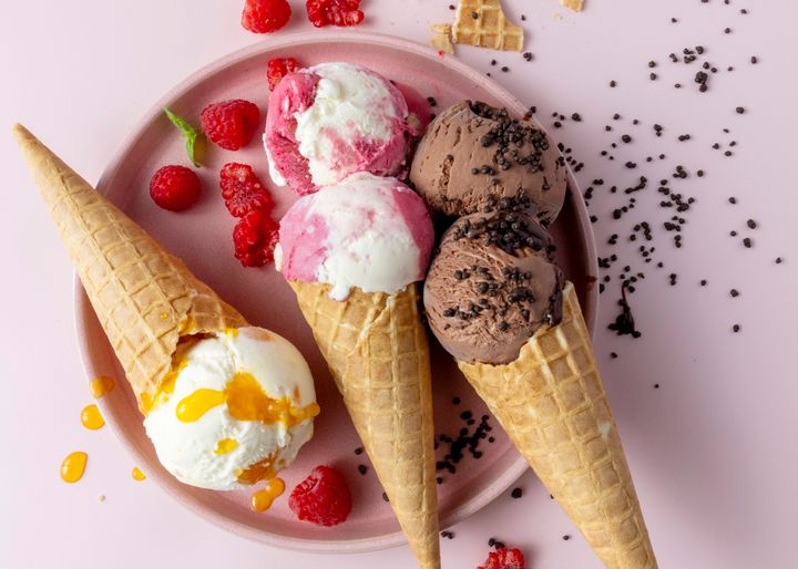 Hennig-Olsen Is sine tre nye kuleissmaker er Yoghurt Mango Pasjon, Rosso og Sjokolade Deluxe.