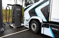 Batteribanken leverer energi til Nordic Booster sin 400 kW hurtiglader