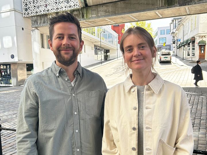 KLARE: Halvard Raavand og Stine Wilhelsen i Greenpeace er klare for dagens demonstrasjon.