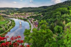 Sommerens to cruise går gjennom den mest naturskjønne strekningen langs Rhinen og Mosel.