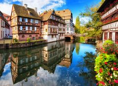 Sommerseilingene på Rhinen har stopp i Strasbourg, med sin nydelige gamleby.