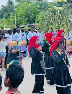 Du kommer tett på dagliglivet utenfor resortene på Monicas turer.