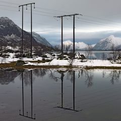 Strømnettet langs kysten er for dårlig utbygd for å bære vekst i sjømatnæringen, viser en rapport av Menon Economics.