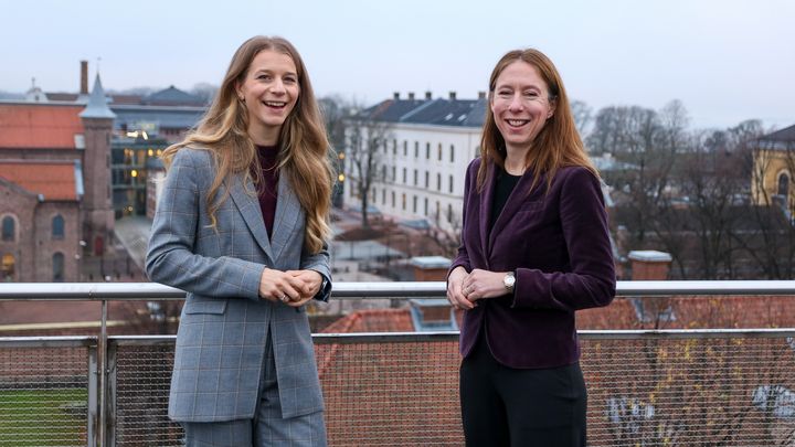 Fylkesråd Ida Lindtveit Røse og direktør for Innovasjon Norge Oslo-Viken, Kristin Willoch Haugen, er glade for at flere gründerbedrifter nå kan søke om oppstartstilskudd