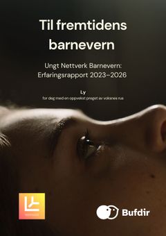Rapportforside med et nærbilde av en ung kvinne som ligger med ansiktet vendt oppover mot en mørk bakgrunn.