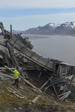 Fotodokumentasjon av historiske gruveanlegg i Svea under dokumentasjonsprosjekt i 2019.