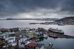 Havila Polaris ligger til kai i Hammerfest 15. oktober 2024, på skipets dåpsdag.