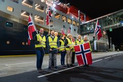 Employees of Havila Kystruten greets Havila Pollux in Bergen.