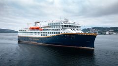 Havila Pollux on her way to Vågen in Bergen.