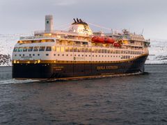 Havila Polaris outside Hammerfest.