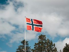 Mange kjenner på ensomhet, utenforskap og sosialt press på 17. mai. (illustrasjonsfoto)