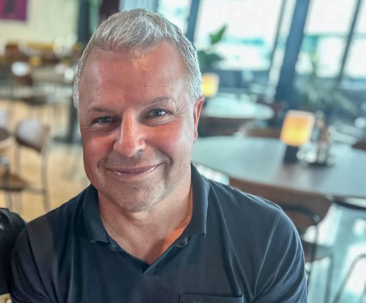 I snart tre år har Lars Oscar Øvstegård, en liten bedriftseier fra Ørsta, stått i motbakke — for rettferdighet, likebehandling og vern av norsk, lokalt eierskap.