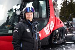 Frode Warming, Avdelingsleder Arena Hafjell, foran tråkkemaskin i Hafjell