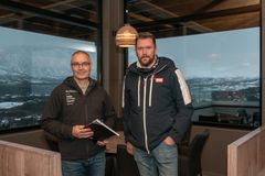 Eiendomssjef i Alpinco, Rune Smidesang, og restaurantdriver, Rune Nilsen, er godt fornøyde med den nye restauranten og matkonseptet