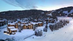 Origo ligger på en av de beste tomtene i Kvitfjell, umiddelbar nærhet til restauranter, løyper og heiser
