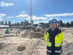 Mann på byggeplass