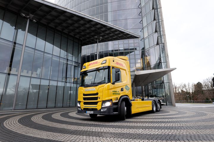 PROTOTYPE: Scania har etter initiativ fra DHL utviklet en elektrisk lastebil-prototype hvor det i tillegg til batteripakkene er bensindrevet generator som produserer strøm for ekstra rekkevidde. Bilen og løsningen er utviklet av Scania Pilot Partner.