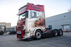 Il Tempo Gigante - nye Scania 660 S 6x4 motivlakkert med Flåklypa-tema. Bilen tilhører Haugo Spesialoppdrag