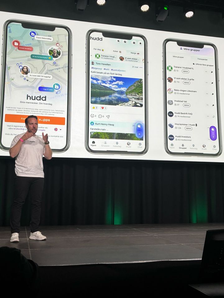 Jonas holder foredrag på Pecha Kucha i Juni