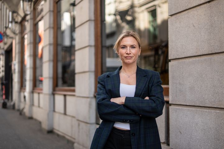 - Det vi ikke snakker om, forblir tabu. Økonomisk åpenhet gir folk mer kunnskap, særlig om de mer kompliserte tingene, som skilsmisse, arveoppgjør og nedbetaling av gjeld, sier spareøkonom i Lendo, Kornelia Minsaas.