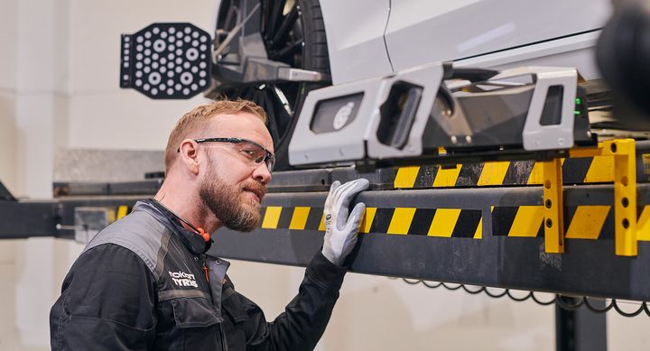 Slik sjekker du om dekkene og bilen er klare