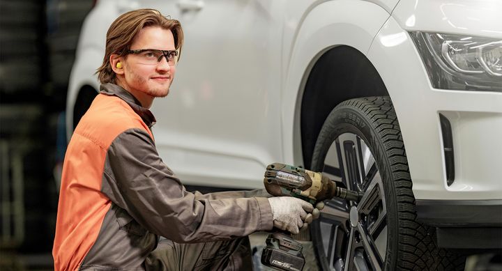 Sikkerhet trumfer pris når nordmenn velger vinterdekk