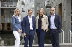Sterkt team med lang erfaring fra finans og eiendom: Eilin Schjetne (f.v.) ønsker den erfarne eiendomsprofilen Lars Hansen velkommen som ny CIO i Aparta Danmark. Her sammen med Mia Friis Meyer (CCO Danmark) og David Gerges (Country Manager Danmark).