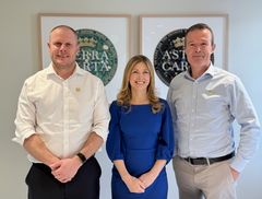 Fra v.: Matts Johansen, styreleder i Aker QRILL Company og CEO i Aker BioMarine - Jennifer Jordan‑Saifi, M.V.O., MBA, CEO i Sustainable Markets Initiative - Rupert Howes, CEO i Marine Stewardship Council.