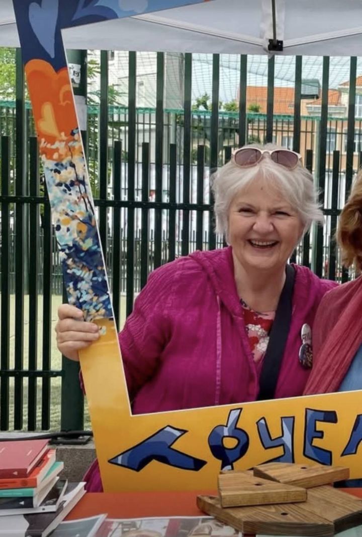 Portrett%20foto%20av%20den%20pensjonerte%20l%E6reren%20%C5se%20Ranfelt%20inne%20i%20en%20bilderamme%20for%20T%F8yen%20fest