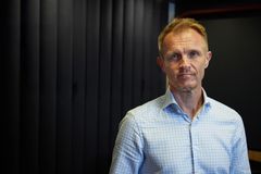 Kommunikasjonsdirektør i TONO, Willy Martinsen var ansvarlig for gjennomføringen av undersøkelsen blant norske låtskrivere og komponister. – Det er alvorlig at 63 prosent av landets unge musikkskapere opplever KI som en trussel mot musikkskapingen deres, sier han.