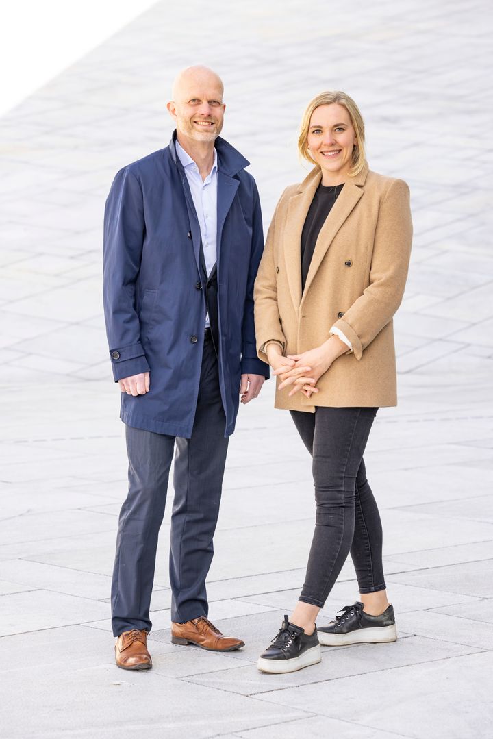 Luksusfelle-duoen Hallgeir Kvadsheim og Lene Drange startet Inkassoregisteret i 2021. Tjenesten er benyttet av over 150.000 personer og åpner nå for bedrifter.