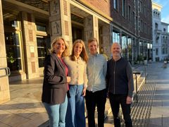 Strawberry inngår samarbeid med Inkassoregisteret for å jobbe smartere med inngående inkassosaker på tvers av konsernet. F.v: Wenche Riseth, Elsebeth Rivertz, Andreas Hyttebakk og Hallgeir Kvadsheim