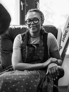 Anawana Haloba i studio, 2025.